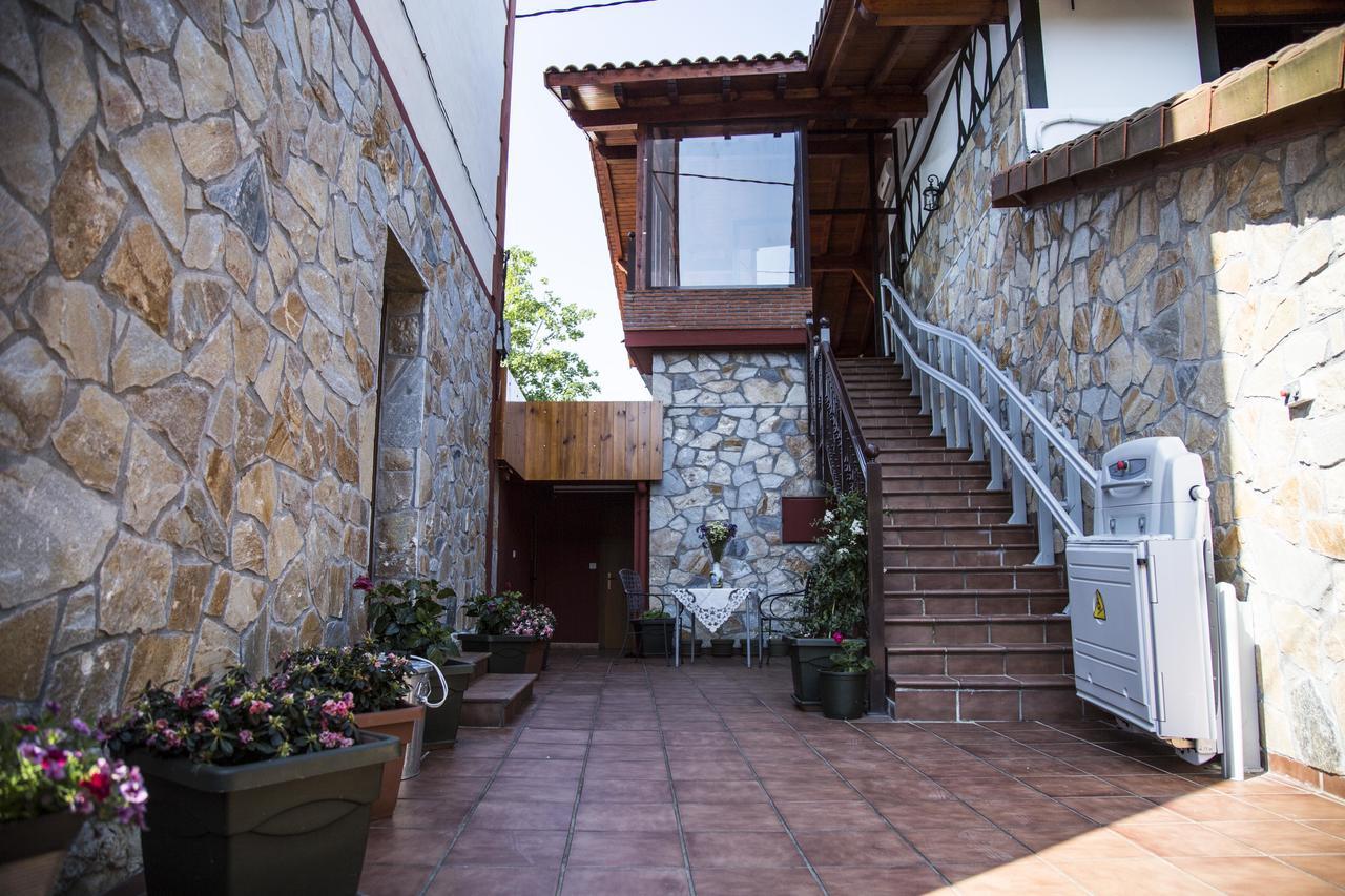 Hotel Marinerune Мунгия Экстерьер фото